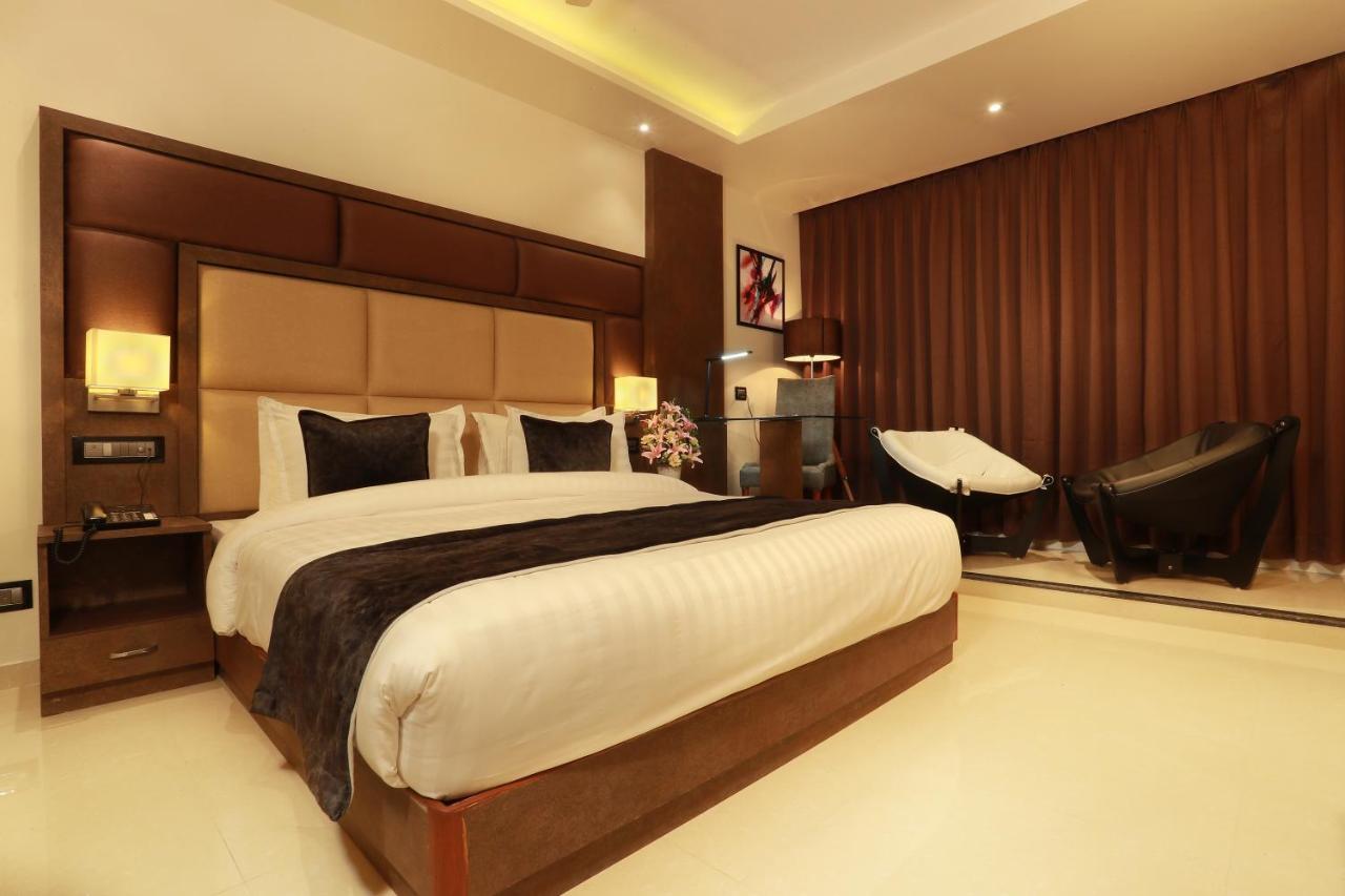 Aura One Hotel Kochi Eksteriør billede