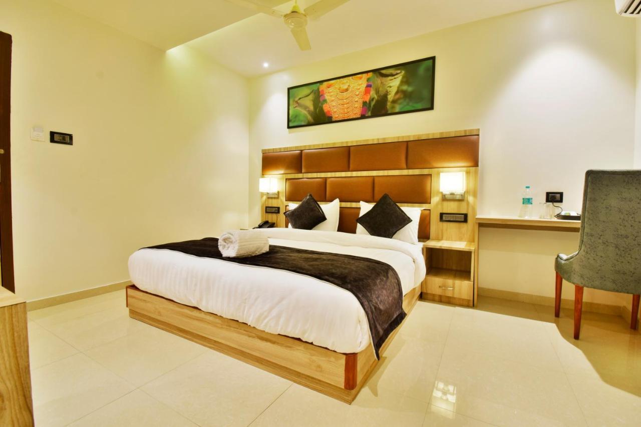 Aura One Hotel Kochi Eksteriør billede