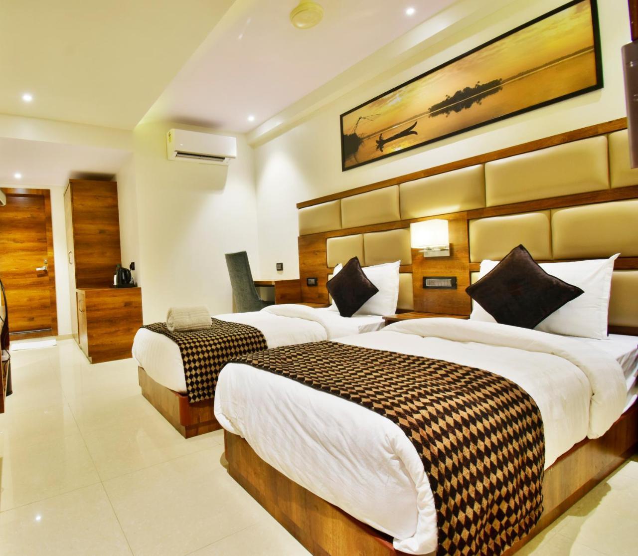Aura One Hotel Kochi Eksteriør billede