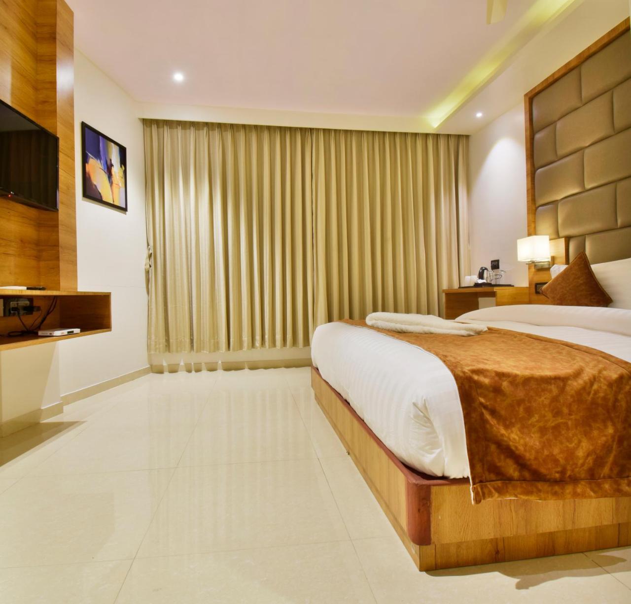 Aura One Hotel Kochi Eksteriør billede