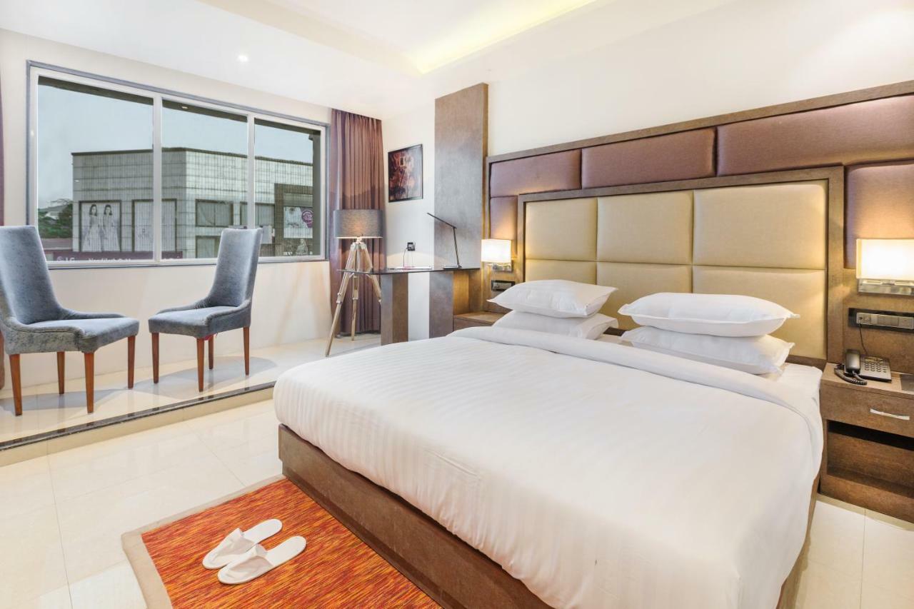 Aura One Hotel Kochi Eksteriør billede
